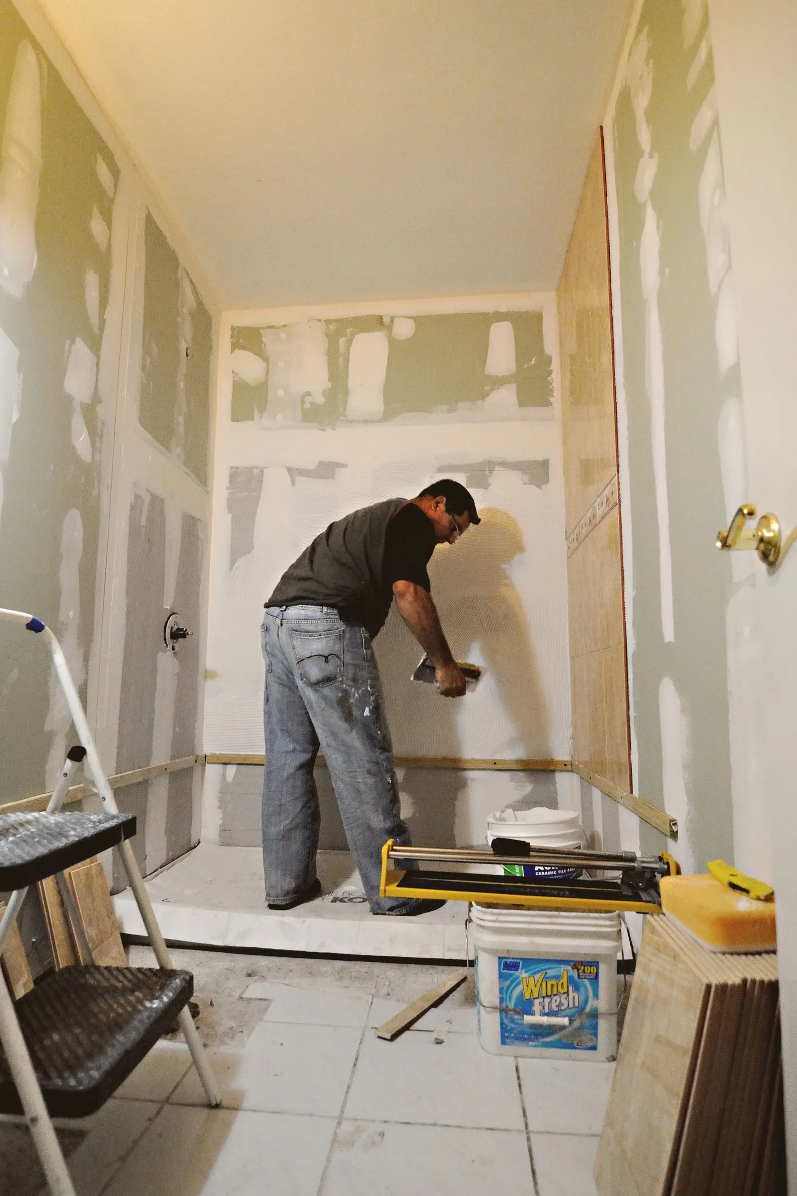 A Stillwater plumber working on site in Fairbank, OR
